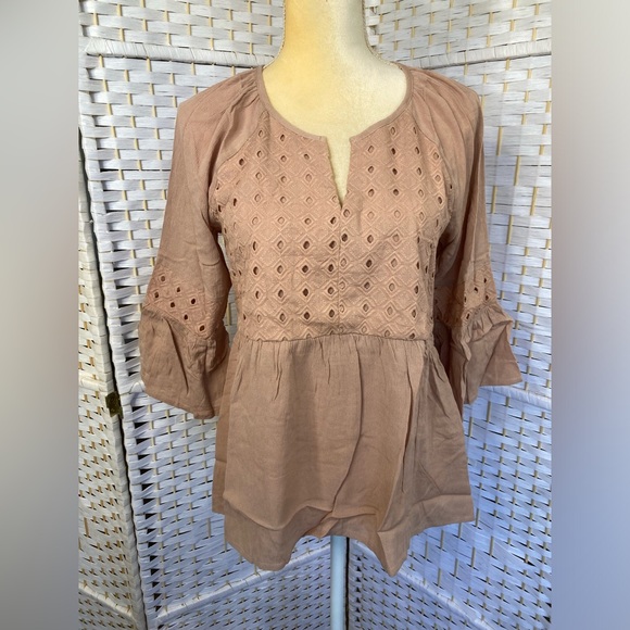 NWT Hem & Thread Eyelet Lace Peplum Back Tie Blouse Mauve size S - Picture 5 of 11